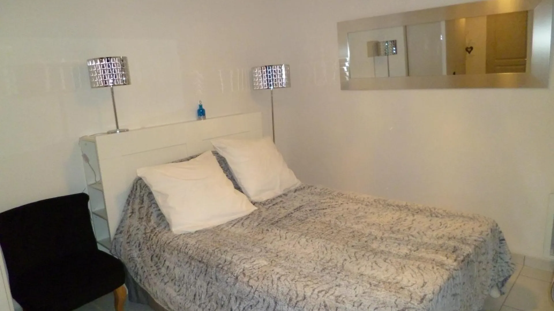 Mas Les Dolmens Chambres Et Table D'Hotes Beaulieu  B&B